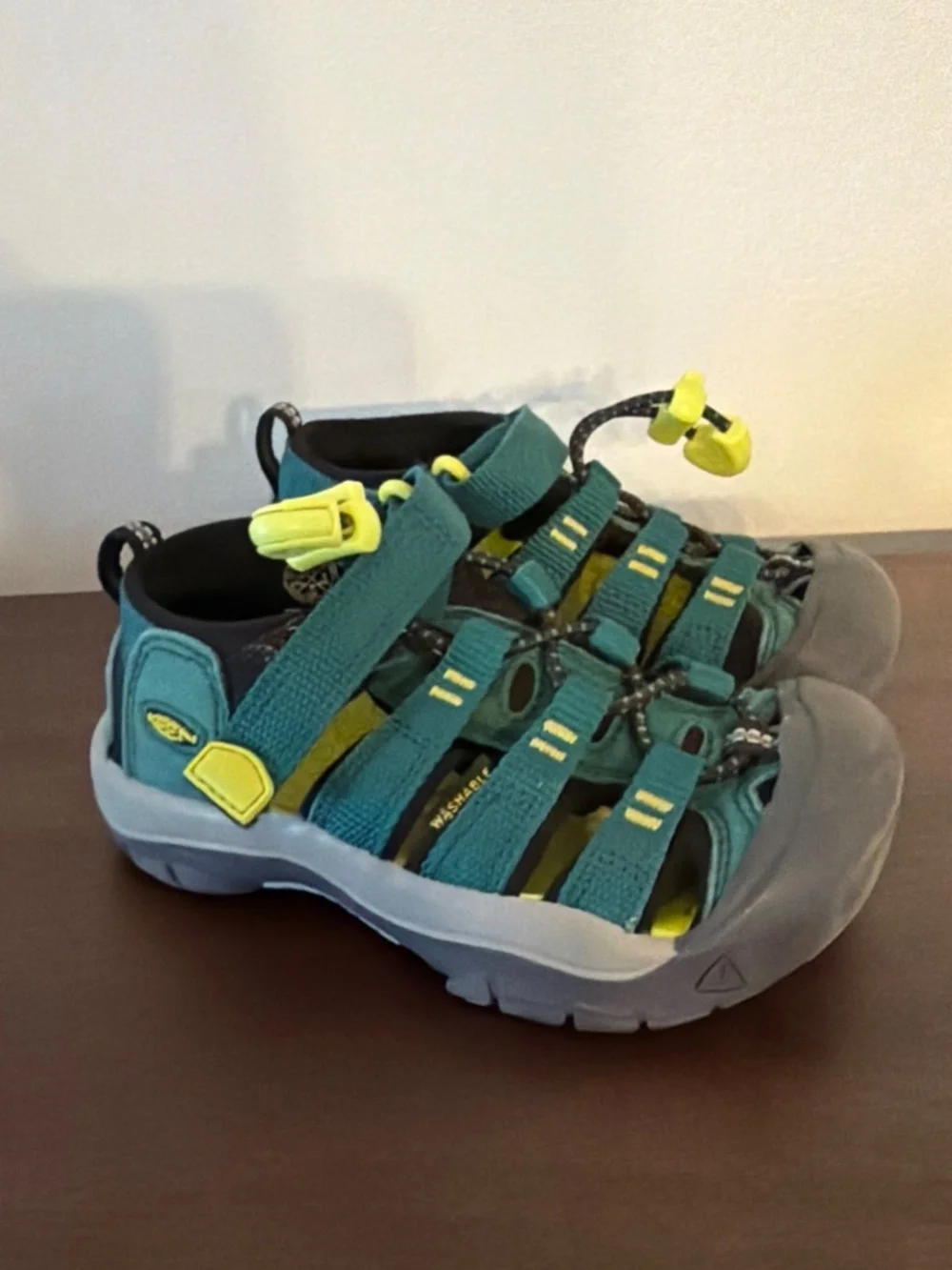 Keen Little Kids Green Yellow Washable Sport Sandals Sz 9 Rubber Toe EUC